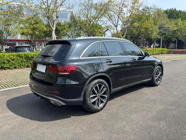 Mercedes-Benz GLC 2021 GLC 260 L 4MATIC Luxury type interior photo 11 Mercedes-Benz GLC 2021 GLC 260 L 4MATIC Luxury type interior photo 11