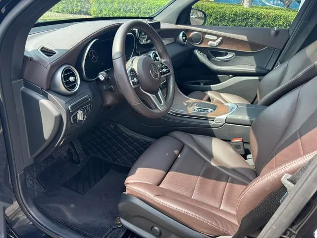 Mercedes-Benz GLC 2021 GLC 260 L 4MATIC Luxury type interior photo 15 Mercedes-Benz GLC 2021 GLC 260 L 4MATIC Luxury type interior photo 15