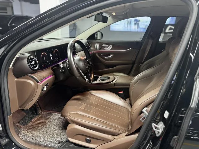 Mercedes-Benz E-Class 2023 Restyling E 300 L Luxury type Passenger car interior photo 10 Mercedes-Benz E-Class 2023 Restyling E 300 L Luxury type Passenger car interior photo 10