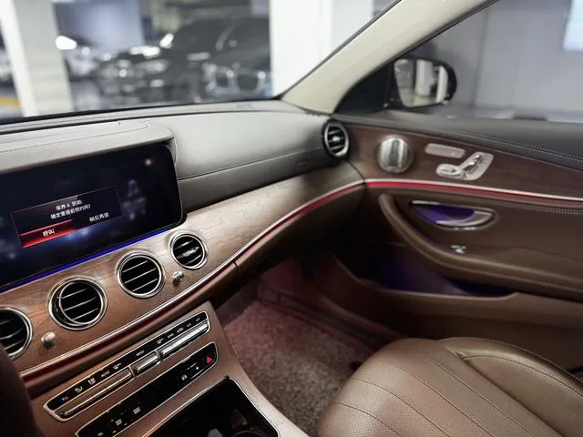 Mercedes-Benz E-Class 2023 Restyling E 300 L Luxury type Passenger car interior photo 13 Mercedes-Benz E-Class 2023 Restyling E 300 L Luxury type Passenger car interior photo 13