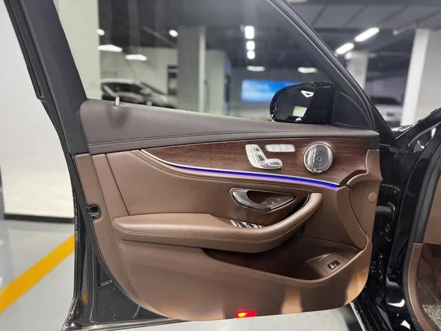 Mercedes-Benz E-Class 2023 Restyling E 300 L Luxury type Passenger car interior photo 15 Mercedes-Benz E-Class 2023 Restyling E 300 L Luxury type Passenger car interior photo 15