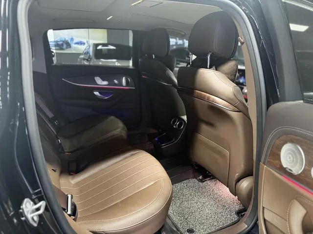 Mercedes-Benz E-Class 2023 Restyling E 300 L Luxury type Passenger car interior photo 17 Mercedes-Benz E-Class 2023 Restyling E 300 L Luxury type Passenger car interior photo 17