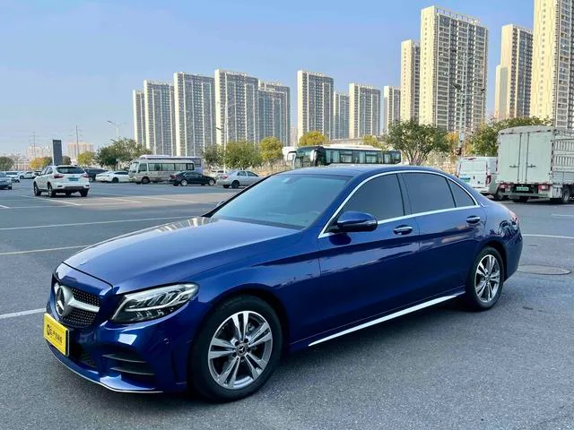 Mercedes-Benz C-Class 2020 C 200 L Mode version sport extérieur photo 1 Mercedes-Benz C-Class 2020 C 200 L Mode version sport extérieur photo 1