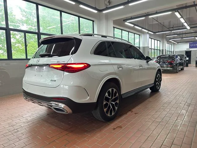 Mercedes-Benz GLC 2023 GLC 260 L 4MATIC De lujo 5 Asiento exterior foto 8 Mercedes-Benz GLC 2023 GLC 260 L 4MATIC De lujo 5 Asiento exterior foto 8