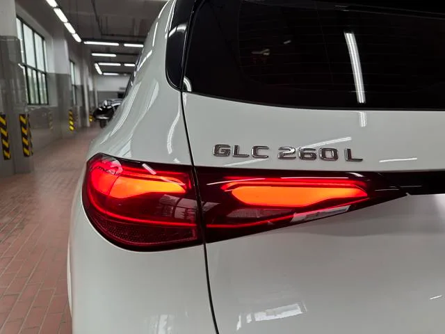 Mercedes-Benz GLC 2023 GLC 260 L 4MATIC De lujo 5 Asiento interior foto 20 Mercedes-Benz GLC 2023 GLC 260 L 4MATIC De lujo 5 Asiento interior foto 20