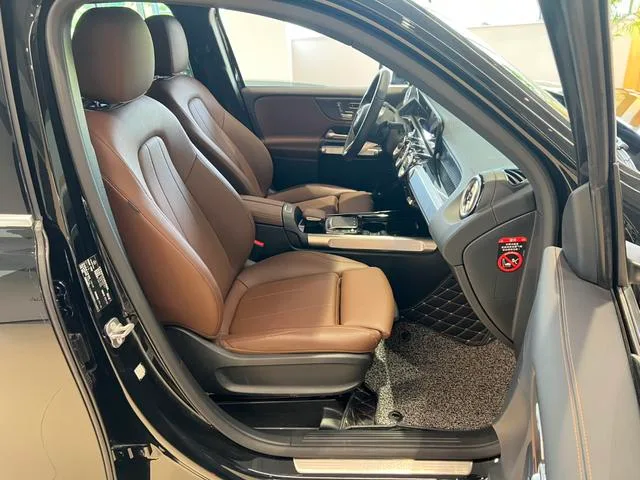 Mercedes-Benz GLB 2024 GLB 220 Estilo de moda interior foto 10 Mercedes-Benz GLB 2024 GLB 220 Estilo de moda interior foto 10
