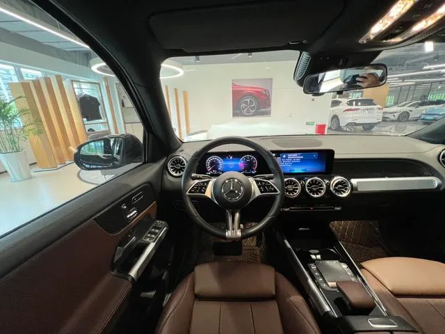 Mercedes-Benz GLB 2024 GLB 220 Estilo de moda interior foto 13 Mercedes-Benz GLB 2024 GLB 220 Estilo de moda interior foto 13