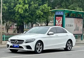 Mercedes-Benz C-Class 2021 C 260 L Versión deportiva exterior foto 1 Mercedes-Benz C-Class 2021 C 260 L Versión deportiva exterior foto 1