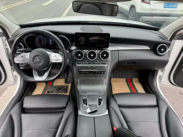 Mercedes-Benz C-Class 2021 C 260 L Versión deportiva interior foto 7 Mercedes-Benz C-Class 2021 C 260 L Versión deportiva interior foto 7