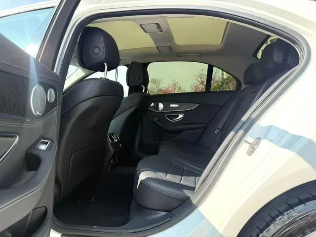 Mercedes-Benz C-Class 2021 C 260 L Versión deportiva interior foto 9 Mercedes-Benz C-Class 2021 C 260 L Versión deportiva interior foto 9