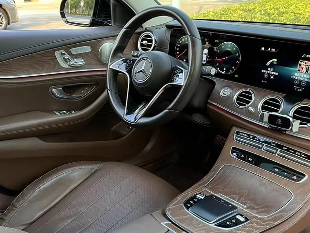 Mercedes-Benz E-Class 2021 Restyling E 300 L Luxury type Passenger car exterior photo 8 Mercedes-Benz E-Class 2021 Restyling E 300 L Luxury type Passenger car exterior photo 8