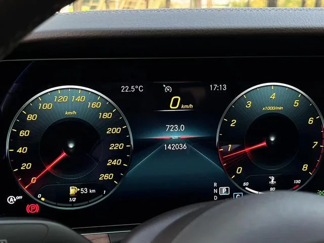 Mercedes-Benz E-Class 2021 Restyling E 300 L Luxury type Passenger car interior photo 16 Mercedes-Benz E-Class 2021 Restyling E 300 L Luxury type Passenger car interior photo 16
