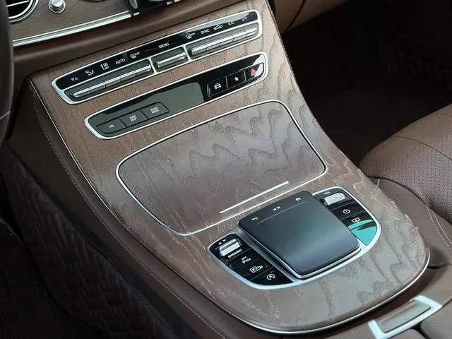 Mercedes-Benz E-Class 2021 Restyling E 300 L Luxury type Passenger car interior photo 17 Mercedes-Benz E-Class 2021 Restyling E 300 L Luxury type Passenger car interior photo 17