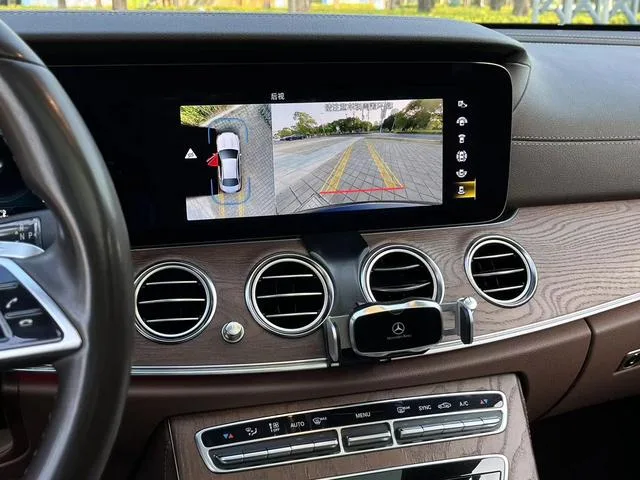 Mercedes-Benz E-Class 2021 Restyling E 300 L Luxury type Passenger car interior photo 20 Mercedes-Benz E-Class 2021 Restyling E 300 L Luxury type Passenger car interior photo 20