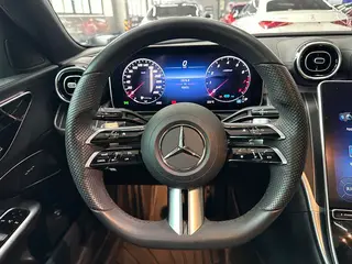 Mercedes-Benz C-Class 2022 Mise à jour C 200 L Version sportive intérieur photo 14 Mercedes-Benz C-Class 2022 Mise à jour C 200 L Version sportive intérieur photo 14