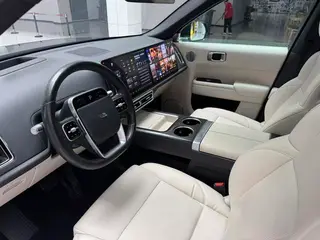 Li Auto L9 2022 Max Edición interior foto 11