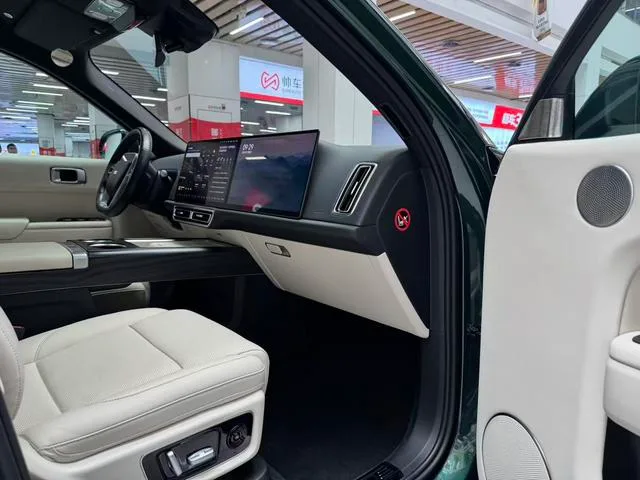 Li Auto L9 2022 Max Edición interior foto 18