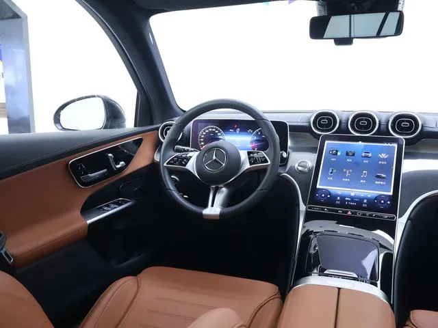 Mercedes-Benz GLC 2023 GLC 260 L 4MATIC Dynamic 5 seat interior photo 15 Mercedes-Benz GLC 2023 GLC 260 L 4MATIC Dynamic 5 seat interior photo 15
