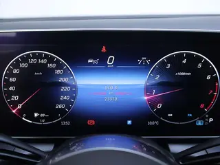 Mercedes-Benz GLC 2023 GLC 260 L 4MATIC Dynamic 5 seat interior photo 16 Mercedes-Benz GLC 2023 GLC 260 L 4MATIC Dynamic 5 seat interior photo 16