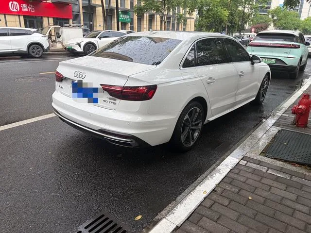 Audi A4L 2020 40 TFSI Fashion dynamic type exterior photo 4