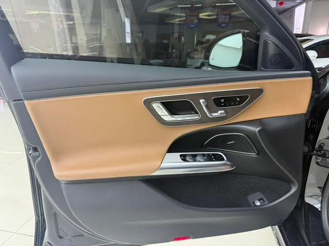 Mercedes-Benz E-Class 2024 Restyling E 300 L Fashionable Passenger car interior photo 8 Mercedes-Benz E-Class 2024 Restyling E 300 L Fashionable Passenger car interior photo 8