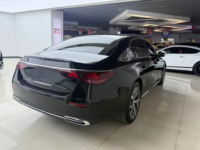 Mercedes-Benz E-Class 2024 Restyling E 300 L Fashionable Passenger car interior photo 13 Mercedes-Benz E-Class 2024 Restyling E 300 L Fashionable Passenger car interior photo 13