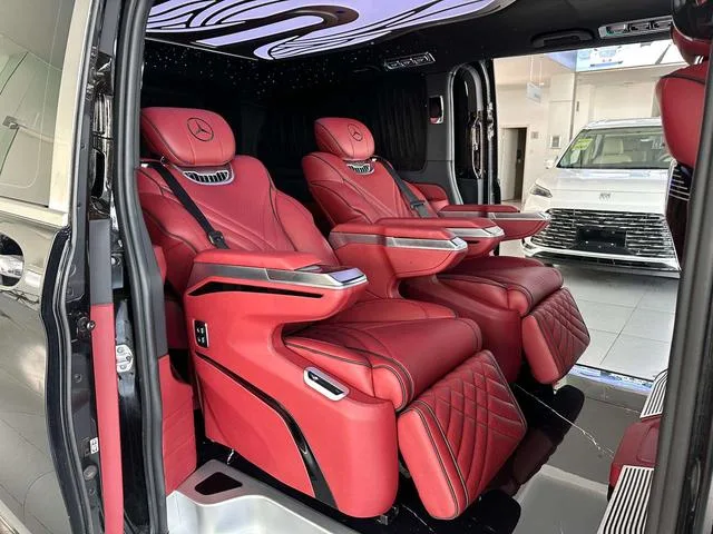Mercedes-Benz Vito 2023 2.0T Edición de negocios 7 Asiento interior foto 17 Mercedes-Benz Vito 2023 2.0T Edición de negocios 7 Asiento interior foto 17