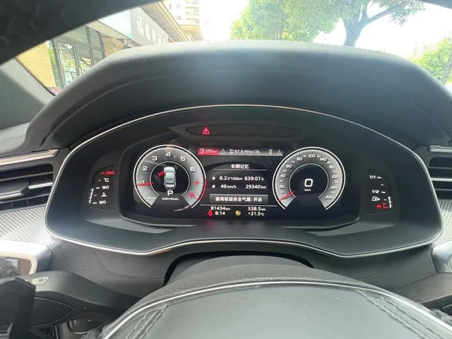 Audi A6L 2023 40 TFSI Deluxe Elegant interior photo 11 Audi A6L 2023 40 TFSI Deluxe Elegant interior photo 11