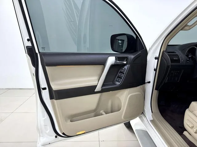 Toyota Prado 2010 4.0L Automatique TX-L extérieur photo 9 Toyota Prado 2010 4.0L Automatique TX-L extérieur photo 9