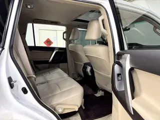 Toyota Prado 2010 4.0L Automatique TX-L intérieur photo 14 Toyota Prado 2010 4.0L Automatique TX-L intérieur photo 14