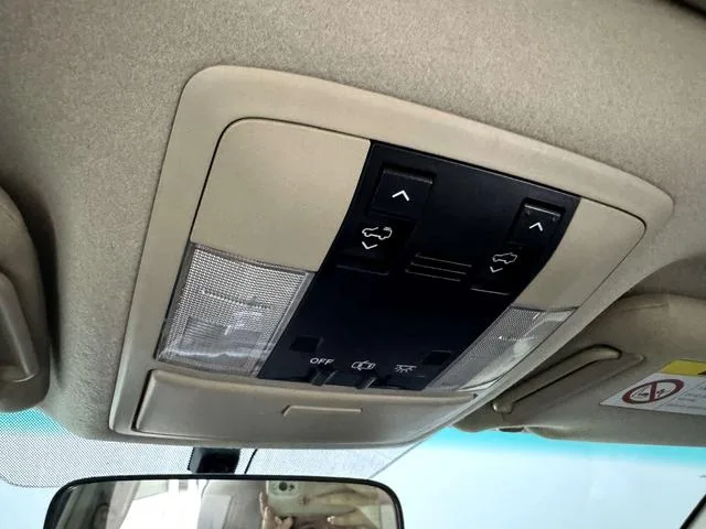 Toyota Prado 2010 4.0L Automatique TX-L intérieur photo 16 Toyota Prado 2010 4.0L Automatique TX-L intérieur photo 16