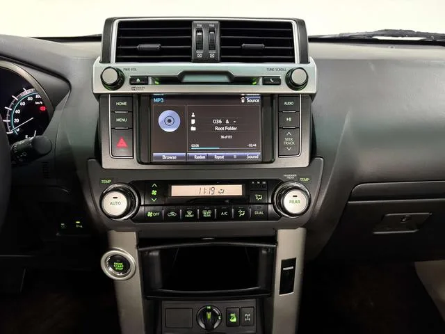 Toyota Prado 2010 4.0L Automatique TX-L intérieur photo 17 Toyota Prado 2010 4.0L Automatique TX-L intérieur photo 17