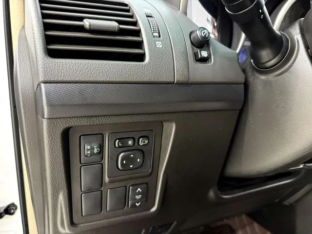 Toyota Prado 2010 4.0L Automatique TX-L intérieur photo 19 Toyota Prado 2010 4.0L Automatique TX-L intérieur photo 19