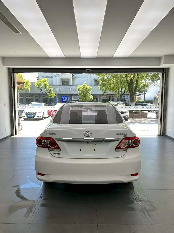 Toyota Corolla 2013 Special Edition 1.6L Auto to Cool GL interior photo 8 Toyota Corolla 2013 Special Edition 1.6L Auto to Cool GL interior photo 8
