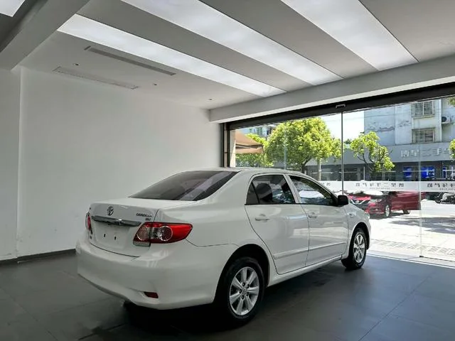 Toyota Corolla 2013 Special Edition 1.6L Auto to Cool GL interior photo 9 Toyota Corolla 2013 Special Edition 1.6L Auto to Cool GL interior photo 9