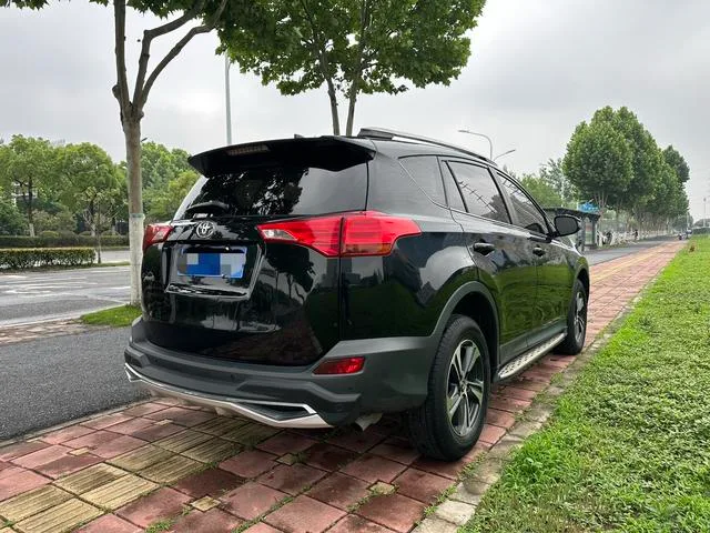 Toyota RAV4 2015 2.0L CVT Version mode à deux roues motrices extérieur photo 4 Toyota RAV4 2015 2.0L CVT Version mode à deux roues motrices extérieur photo 4