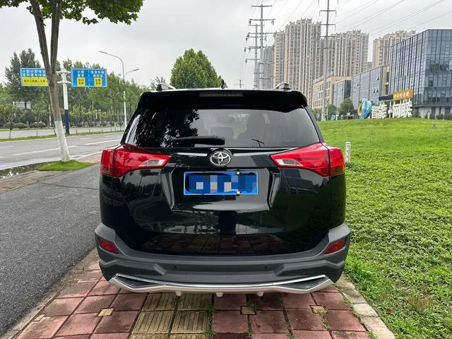 Toyota RAV4 2015 2.0L CVT Version mode à deux roues motrices extérieur photo 5 Toyota RAV4 2015 2.0L CVT Version mode à deux roues motrices extérieur photo 5