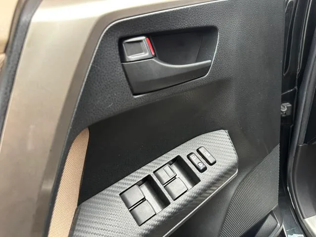 Toyota RAV4 2015 2.0L CVT Version mode à deux roues motrices extérieur photo 9 Toyota RAV4 2015 2.0L CVT Version mode à deux roues motrices extérieur photo 9