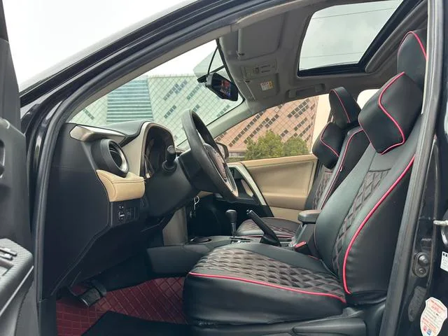 Toyota RAV4 2015 2.0L CVT Version mode à deux roues motrices intérieur photo 10 Toyota RAV4 2015 2.0L CVT Version mode à deux roues motrices intérieur photo 10