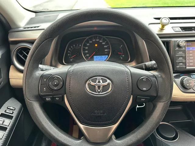 Toyota RAV4 2015 2.0L CVT Version mode à deux roues motrices intérieur photo 12 Toyota RAV4 2015 2.0L CVT Version mode à deux roues motrices intérieur photo 12