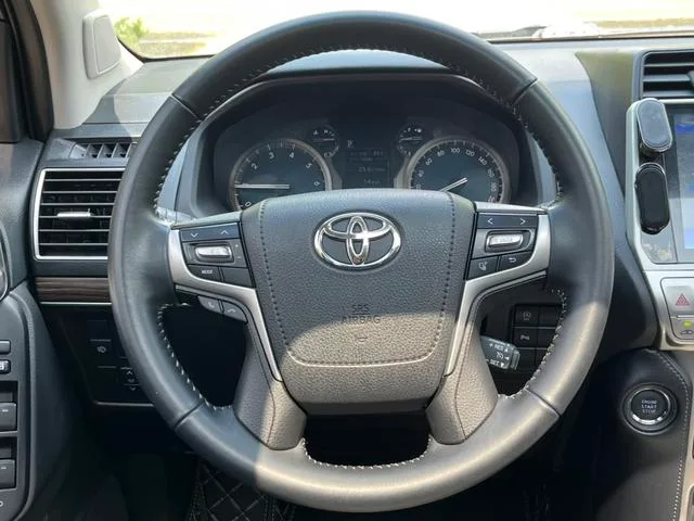 Toyota Prado 2018 3.5L Automatic TX-L Rear spare wheel interior photo 11 Toyota Prado 2018 3.5L Automatic TX-L Rear spare wheel interior photo 11