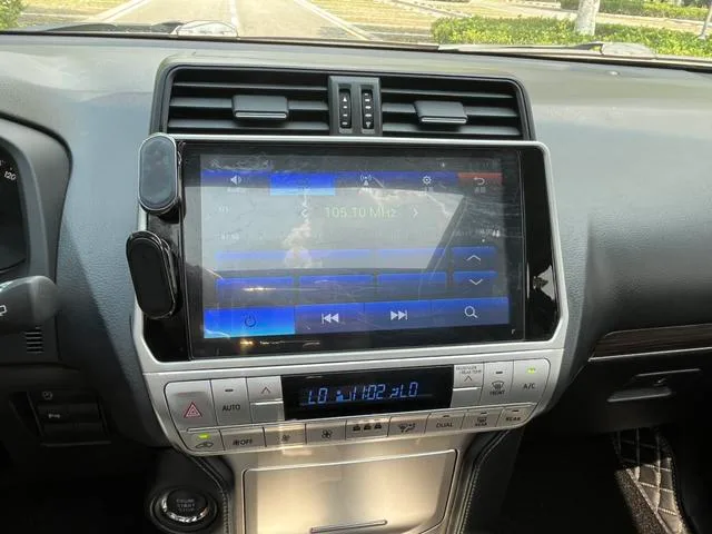 Toyota Prado 2018 3.5L Automatic TX-L Rear spare wheel interior photo 16 Toyota Prado 2018 3.5L Automatic TX-L Rear spare wheel interior photo 16