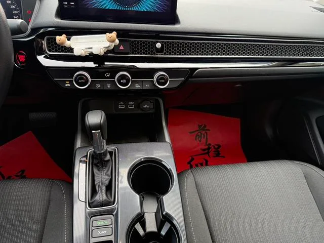 Honda Civic 2022 240TURBO CVT Dynamic Edition interior photo 13 Honda Civic 2022 240TURBO CVT Dynamic Edition interior photo 13