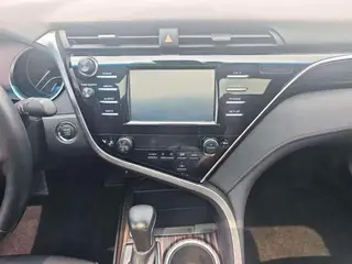 Toyota Camry 2018 2.0G Edición de lujo interior foto 12