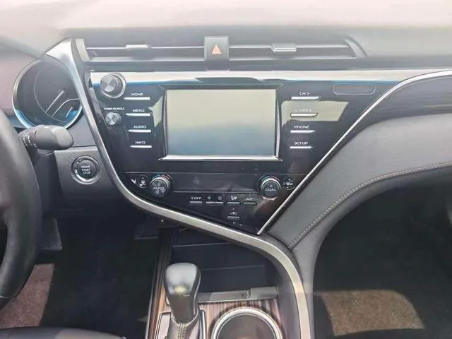 Toyota Camry 2018 2.0G Edición de lujo interior foto 12