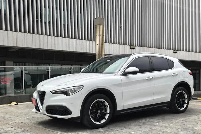 Alfa Romeo Stelvio 2017 2.0T 200HP Luxury Edition exterior photo 2 Alfa Romeo Stelvio 2017 2.0T 200HP Luxury Edition exterior photo 2