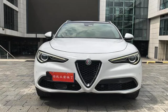 Alfa Romeo Stelvio 2017 2.0T 200HP Luxury Edition exterior photo 3 Alfa Romeo Stelvio 2017 2.0T 200HP Luxury Edition exterior photo 3