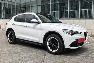 Alfa Romeo Stelvio 2017 2.0T 200HP Luxury Edition exterior photo 4 Alfa Romeo Stelvio 2017 2.0T 200HP Luxury Edition exterior photo 4
