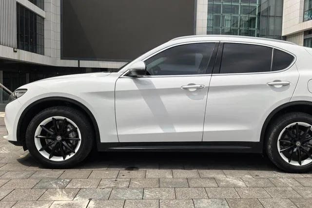 Alfa Romeo Stelvio 2017 2.0T 200HP Luxury Edition exterior photo 5 Alfa Romeo Stelvio 2017 2.0T 200HP Luxury Edition exterior photo 5