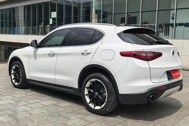Alfa Romeo Stelvio 2017 2.0T 200HP Luxury Edition exterior photo 6 Alfa Romeo Stelvio 2017 2.0T 200HP Luxury Edition exterior photo 6